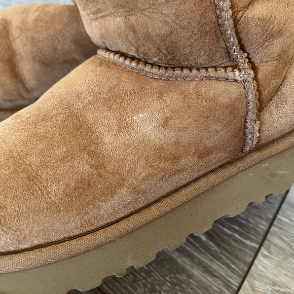 UGG Classic II Genuine Shearling Lined Short Boot - Picture 14 of 16